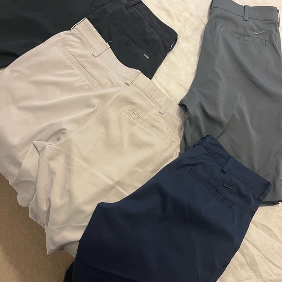 Lot of 4 men’s Nike golf shorts black, gray, blue, khaki size 30 - Picture 3 of 9